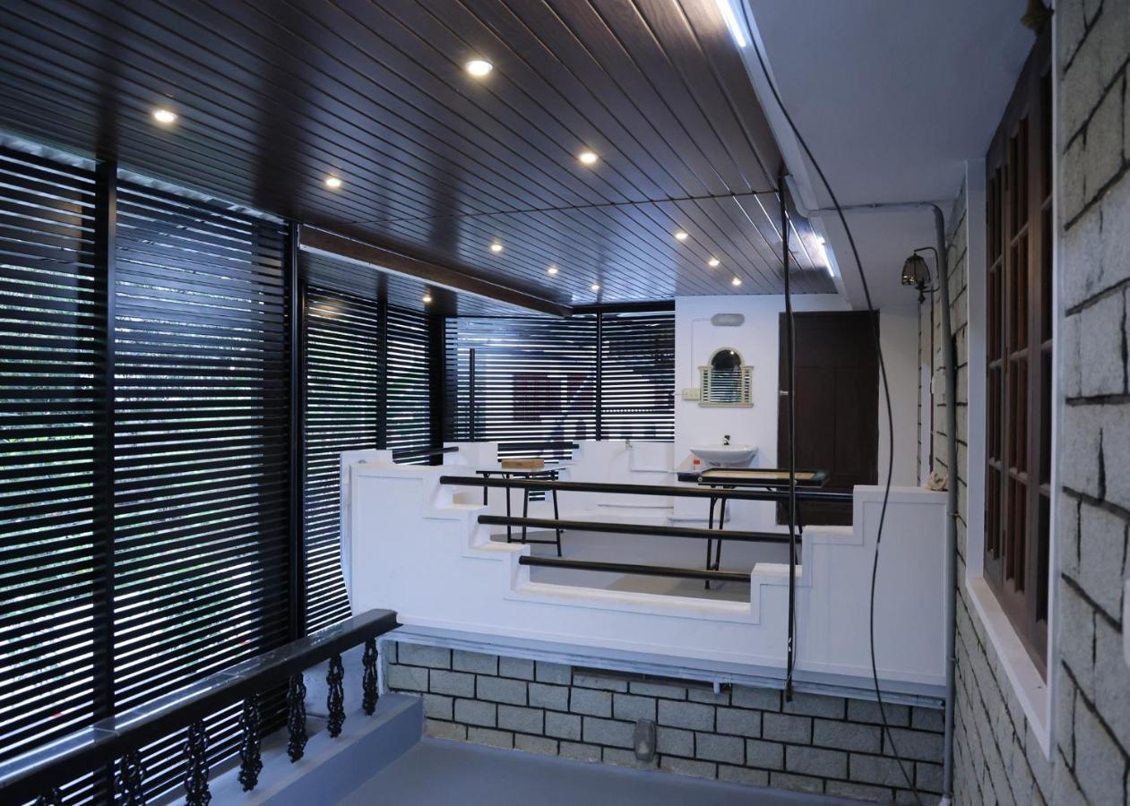 Malpans Mansion Otel Nedumbassery Dış mekan fotoğraf